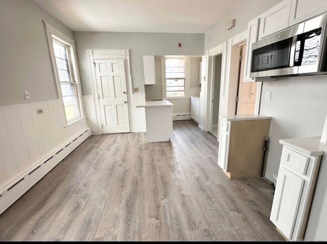 Primary Photo - 517 Colorado Ave