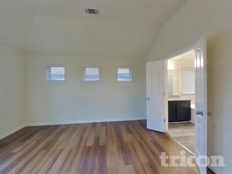 Building Photo - 1304 Meridian Dr