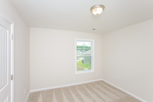 Building Photo - 10 Brake Ct