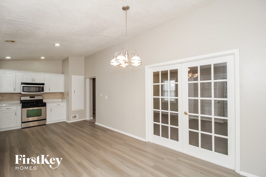 Building Photo - 289 Angla Dr SE