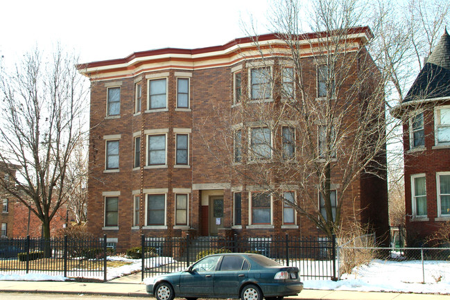Building Photo - Algonquin Apartments