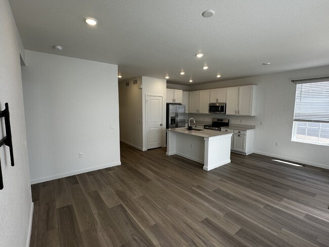 Building Photo - **AVAILABLE NOW!! Age 55+ Gated Community ...