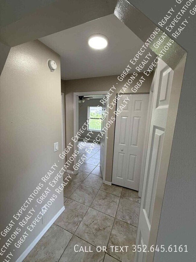 Building Photo - 17 Hemlock Radial Ct