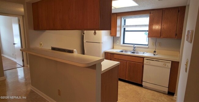 Building Photo - 5557 Greatpine Ln S