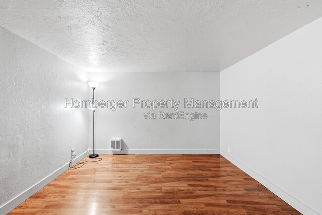 Building Photo - 1108 W 12th Ave