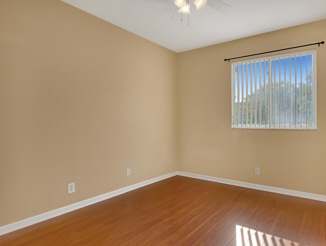 Building Photo - 2226 Oakmont Dr