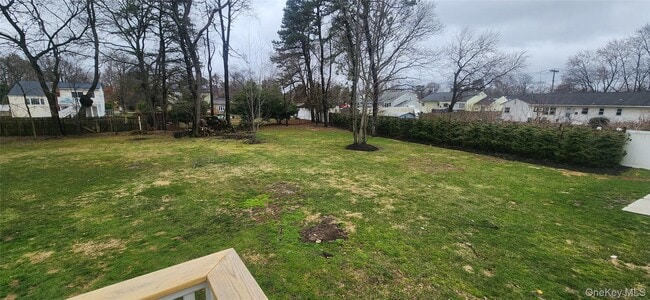 Building Photo - 1524 Express Dr S