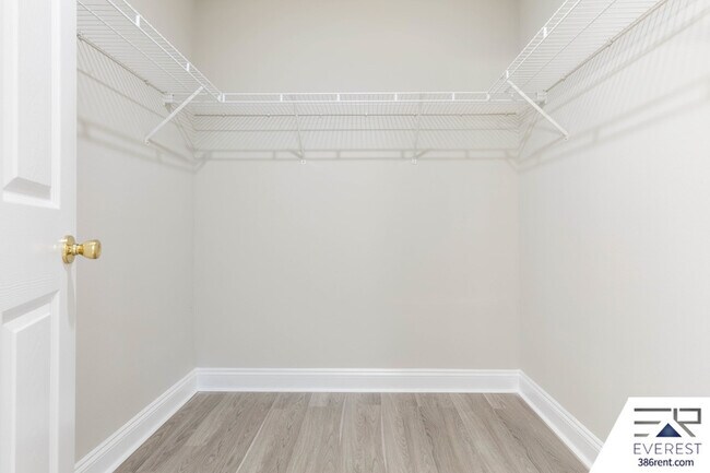 Building Photo - 30 Red Mill Dr