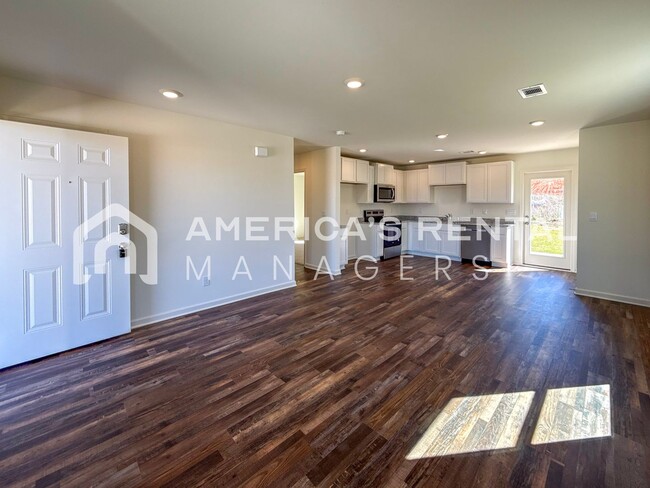 Building Photo - Modern 2 Bed, 1 Bath New Construction Home...