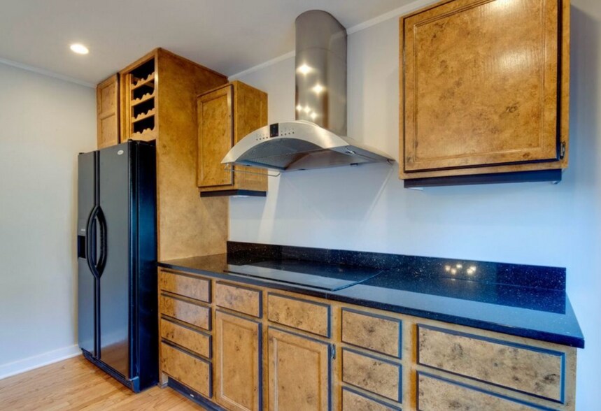 Building Photo - 315 Settlers Ln