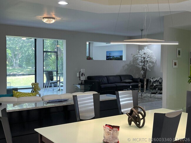 Building Photo - 11530 Briarwood Cir
