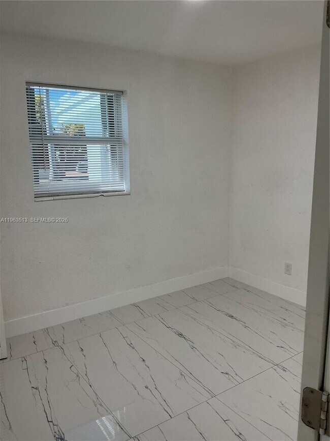 Building Photo - 14821 SW 104th Ave