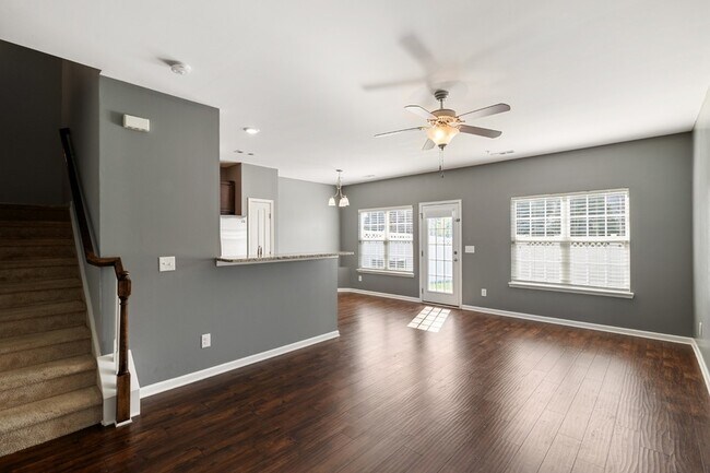 Building Photo - 105 Dursley Ln