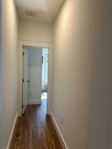 Building Photo - 4819 Whitewood Rd