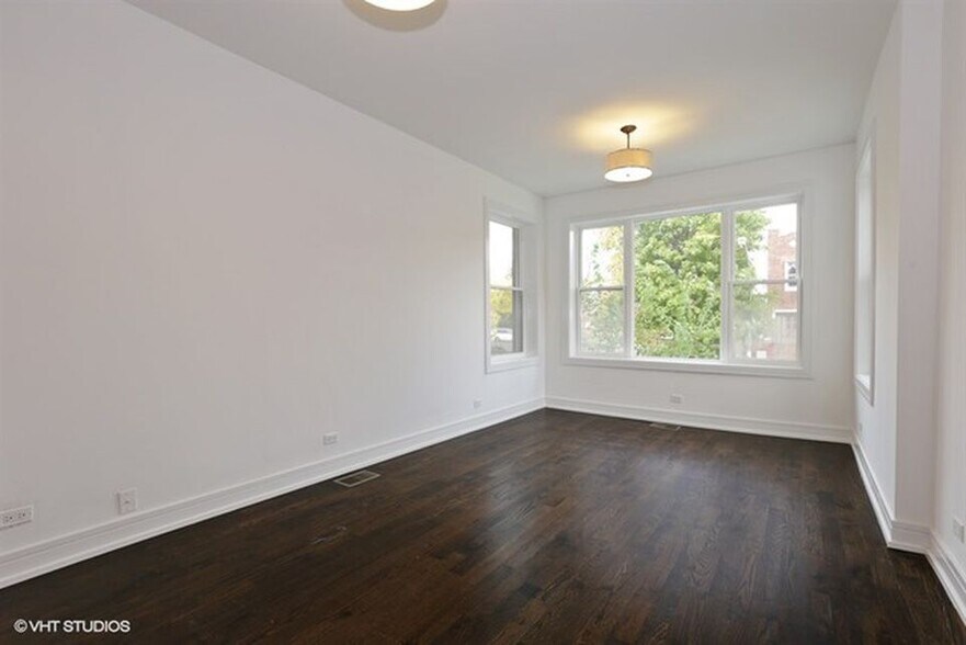 Building Photo - 3033 W Walnut St