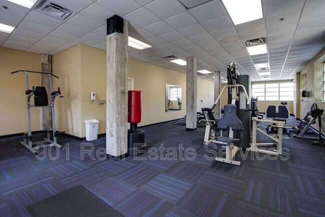 Building Photo - 648 Riverside Drive