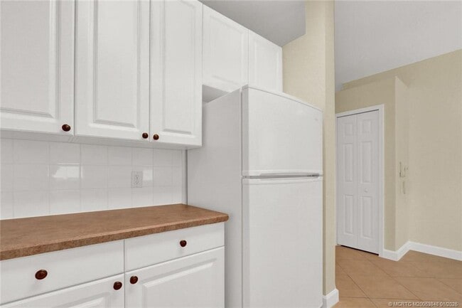 Building Photo - 3701 NW Willow Creek Dr