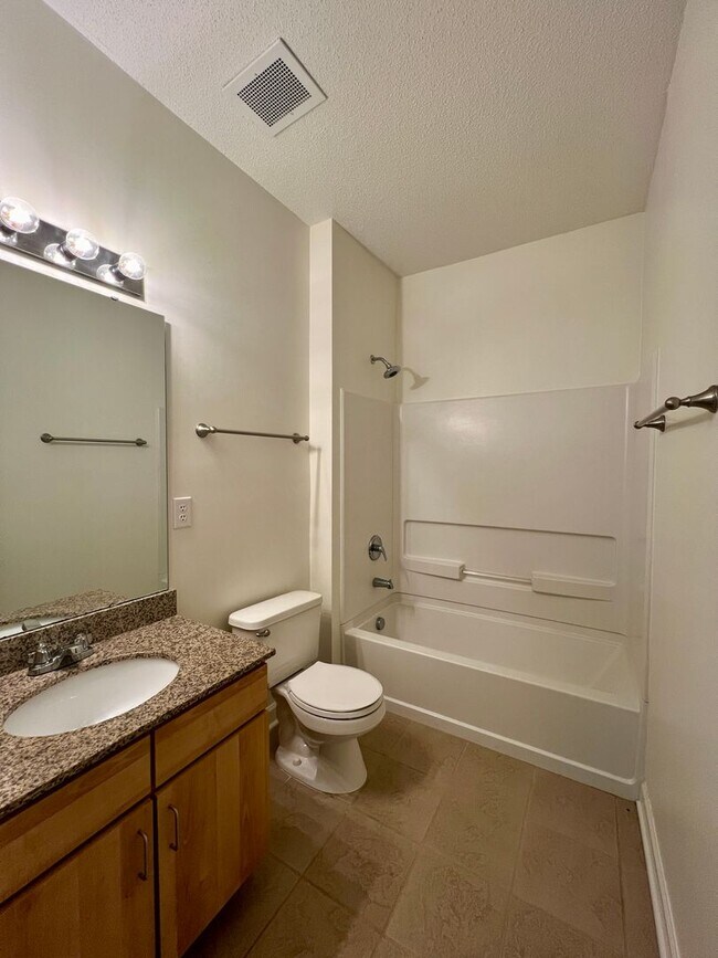 Building Photo - 3-Bed, 2-Bath Condo with Garage! One month...