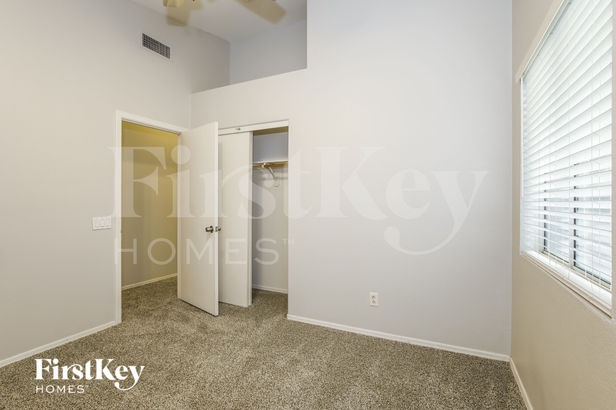 Building Photo - 1809 E Oakland St