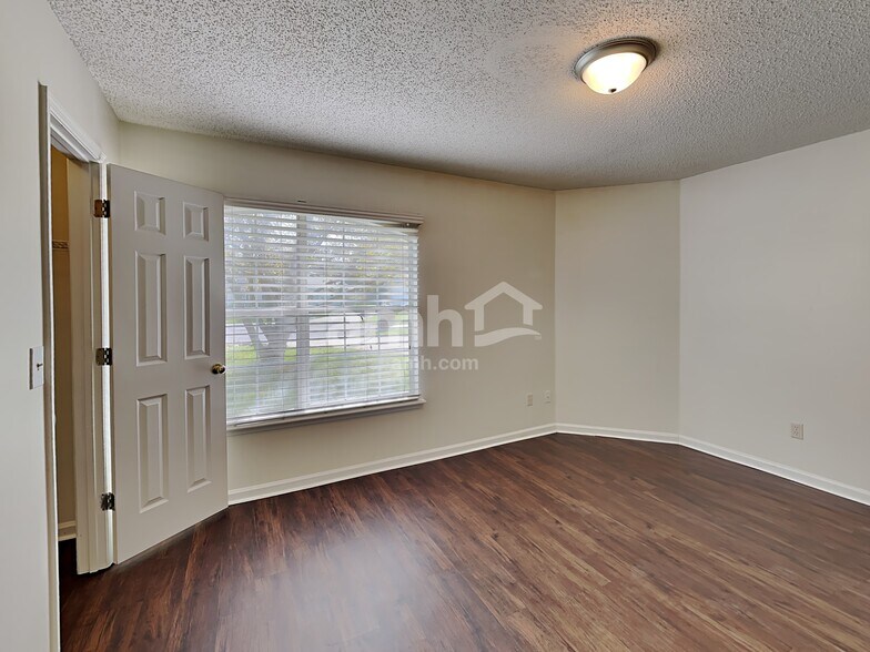 Building Photo - 7992 Seahaven Ct