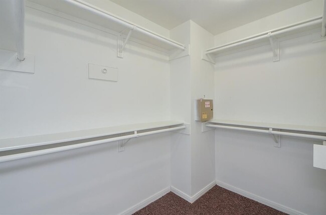 Building Photo - 5211 Aspen Point Dr