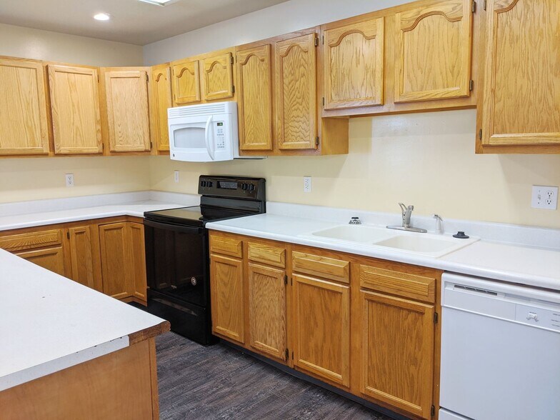 Building Photo - Stadium View - Residential