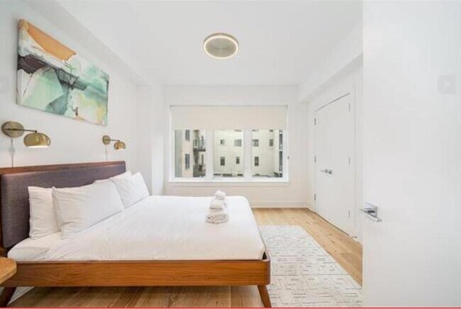 Primary Photo - 1101 Grand St