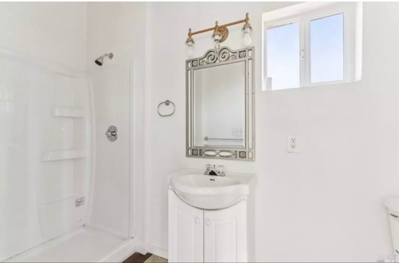 Building Photo - 507 Kings Way