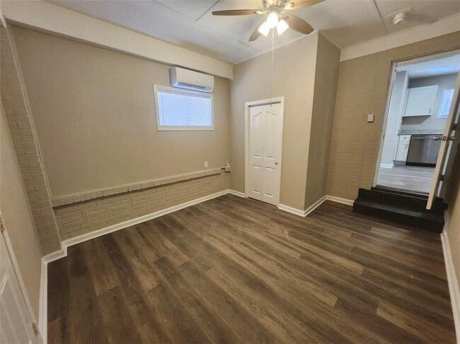 Building Photo - 3415 Hyland Dr