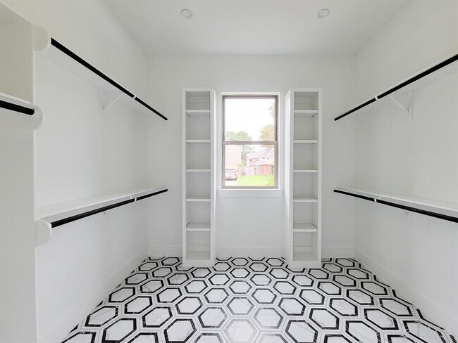 Building Photo - 18219 Polo Meadow Dr