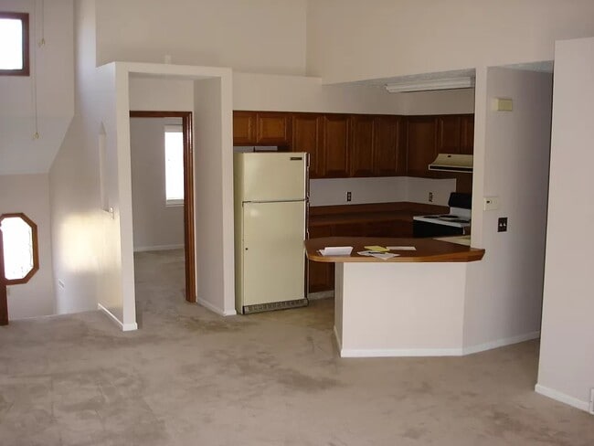 Building Photo - 3405 Comstock Ave