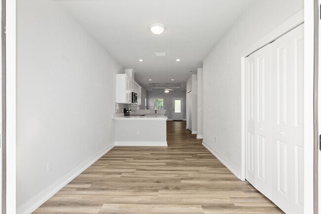 Building Photo - 3 Bedroom, 2 Bathroom Home – Downtown Gainesville