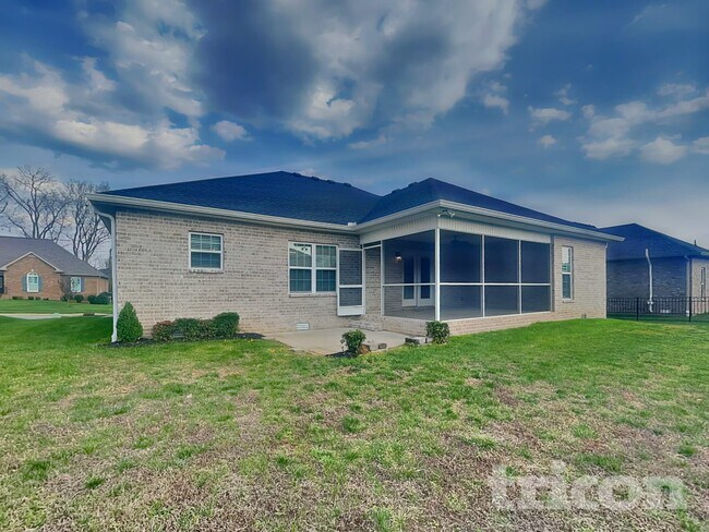 Building Photo - 424 Mya Marie Dr