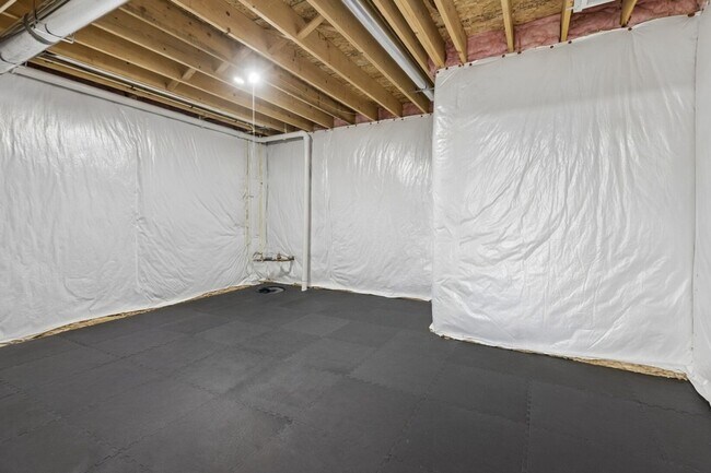 Building Photo - 303 Otoe Dr
