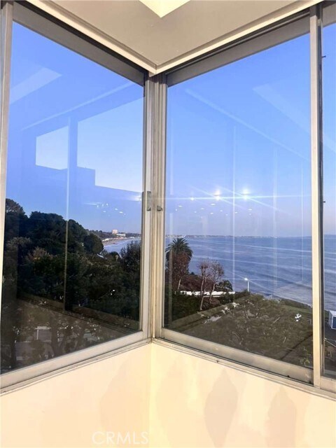 Building Photo - 17352 Sunset Blvd