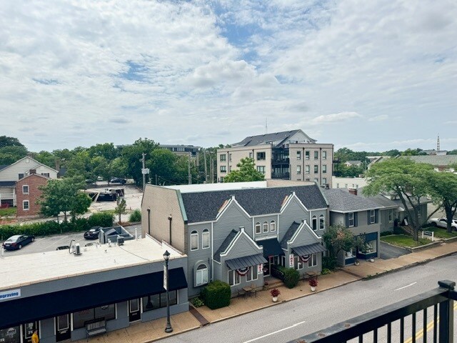 Building Photo - 200 S Kirkwood Rd