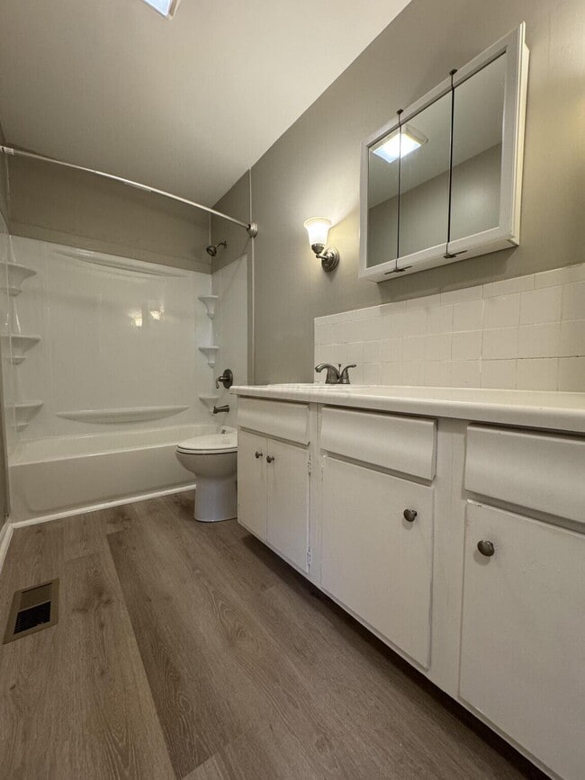 Building Photo - 601 Kenny Ln