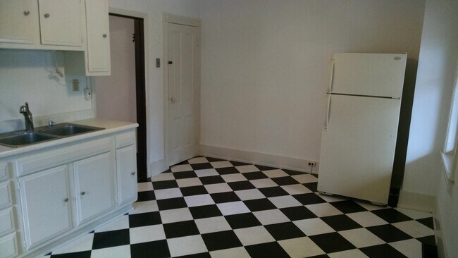 kitchen basement entrance - 506 Brown St
