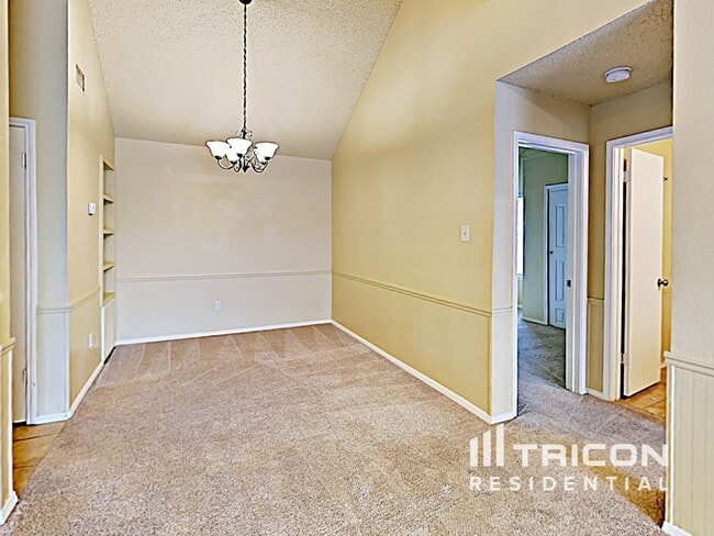 Building Photo - 6901 Driffield Cir