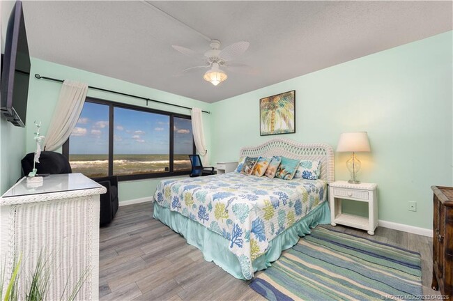 Building Photo - 10310 S Ocean Dr