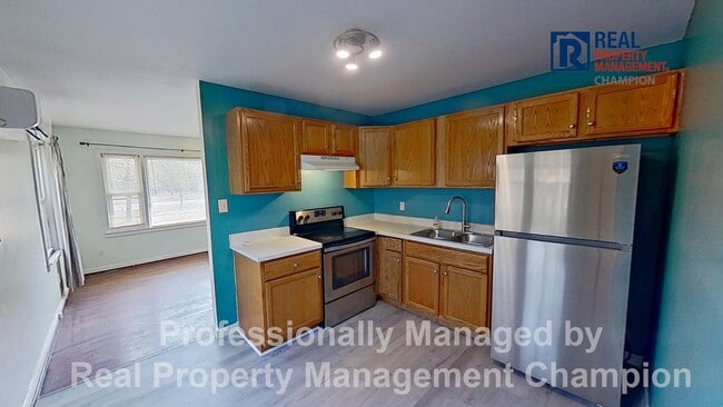 Building Photo - 2 BD/1 BA on Wooded Lot Near Hines Farm Park and Stables