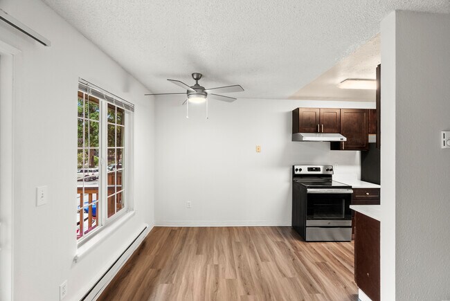 2 Bed 1 Bath Deluxe - 820 Sq. Ft. - University Crossing Apartments