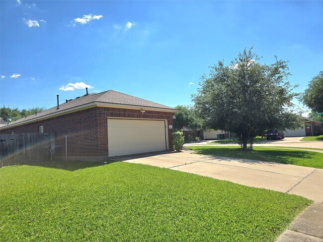 Building Photo - 19435 Mystic Cypress Dr
