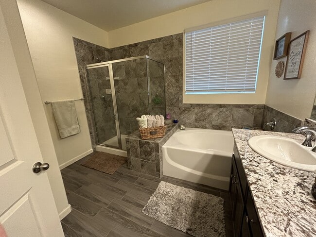 Building Photo - 2328 Chianti Wy