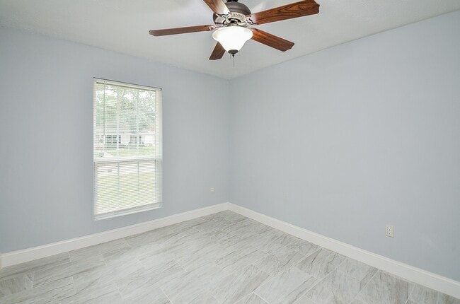 Building Photo - 1606 Crystal Hills Dr