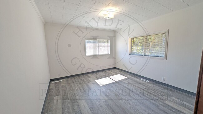 Building Photo - 13235 NW Pumpkin Ridge Rd