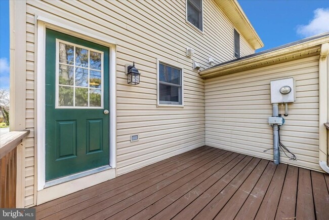 Building Photo - 1552 Crest View Ave