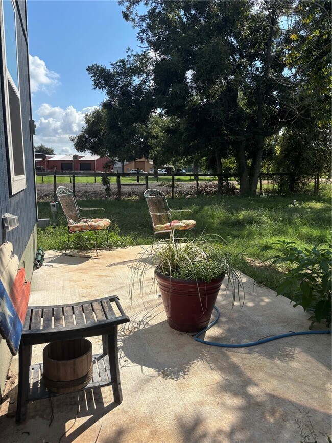 Building Photo - 2019 Frazer Dr