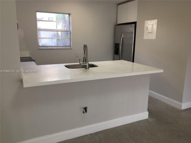 Building Photo - 7765 SW 86th St