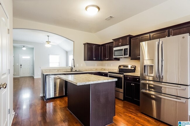 Building Photo - 936 Alise Cir